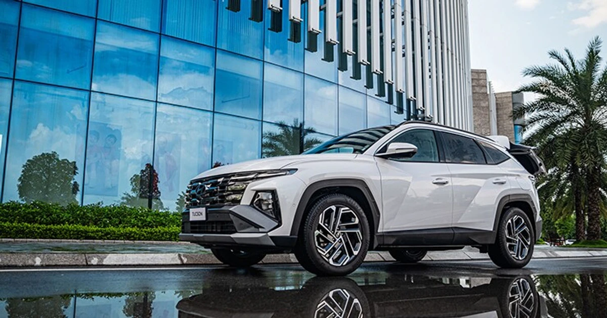 Hyundai Tucson: SmartSense và Sensuous Sportiness có đủ vượt trội phân khúc SUV cỡ C?