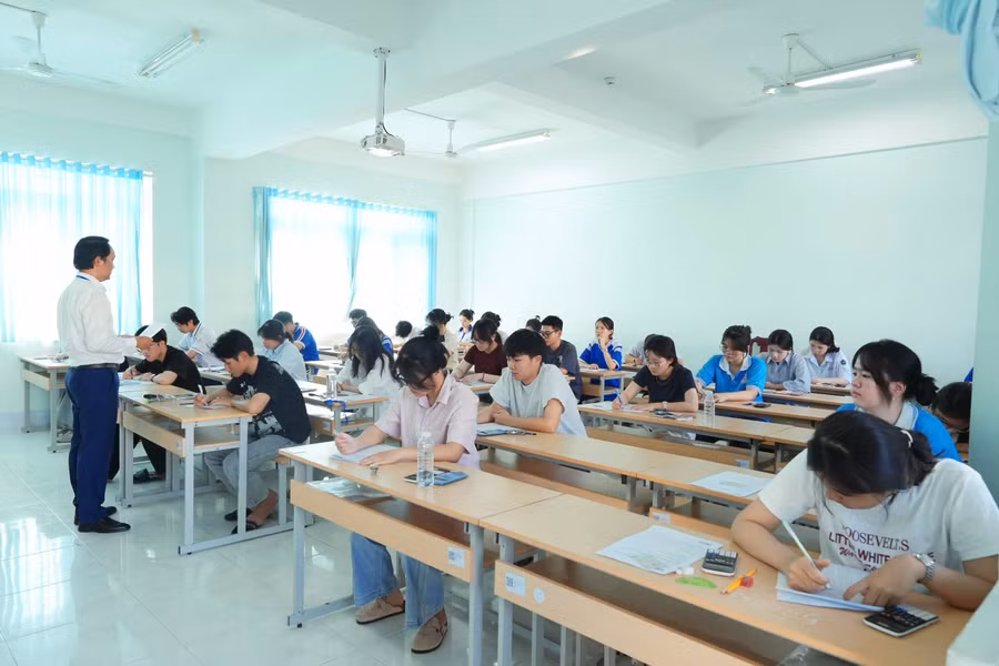 Đại học siết quy định sử dụng AI: cơ hội hay rào cản?