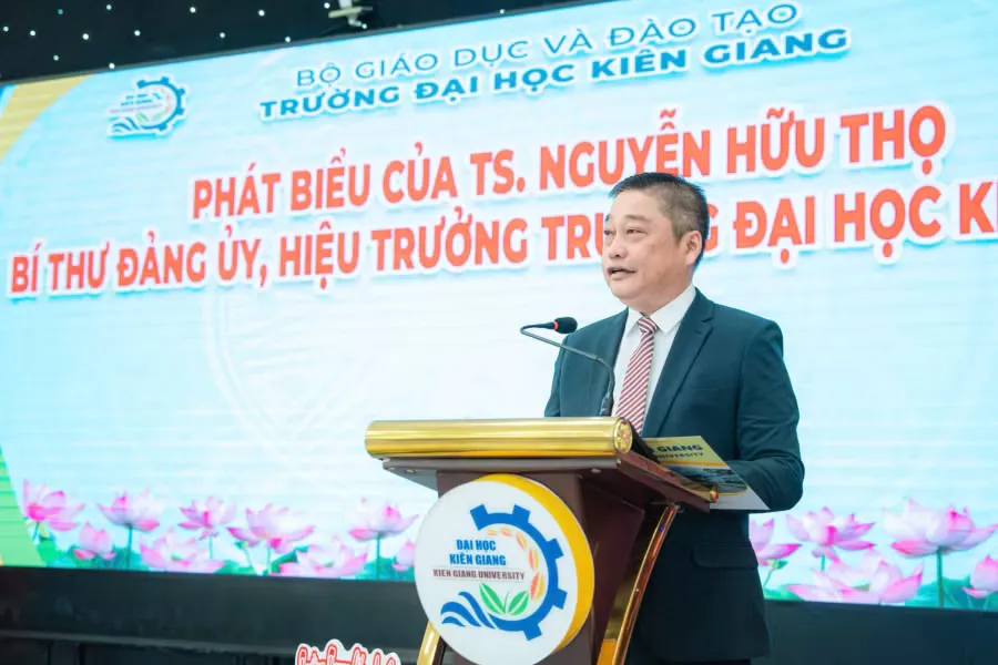Đại học siết quy định sử dụng AI: cơ hội hay rào cản?