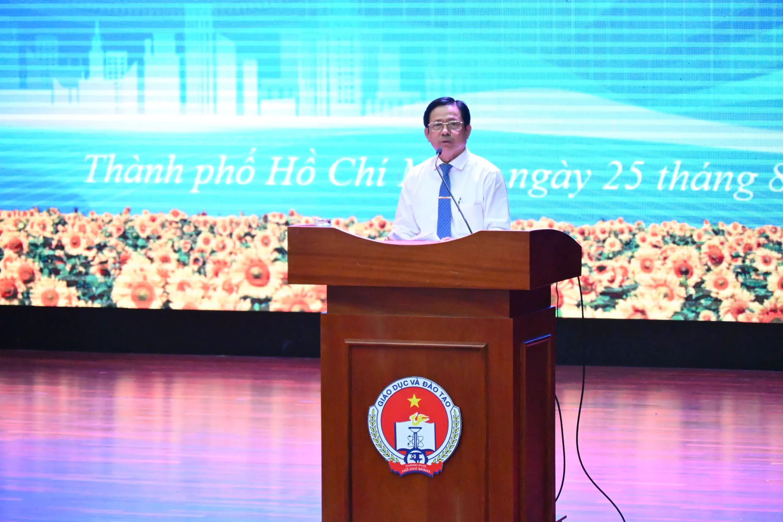 Thi tốt nghiệp THPT trên máy tính: thách thức và cơ hội