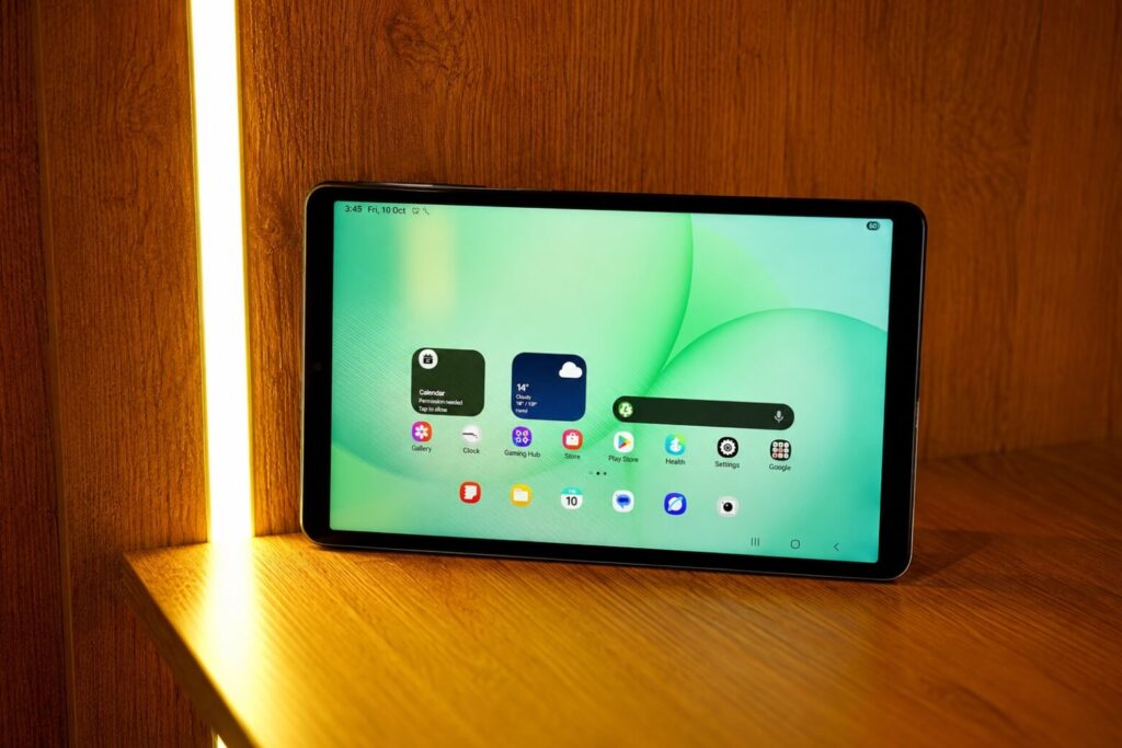 Samsung Tab A11 vs Tab S10 FE: chọn tablet nào pin hợp nhu cầu học và giải trí?