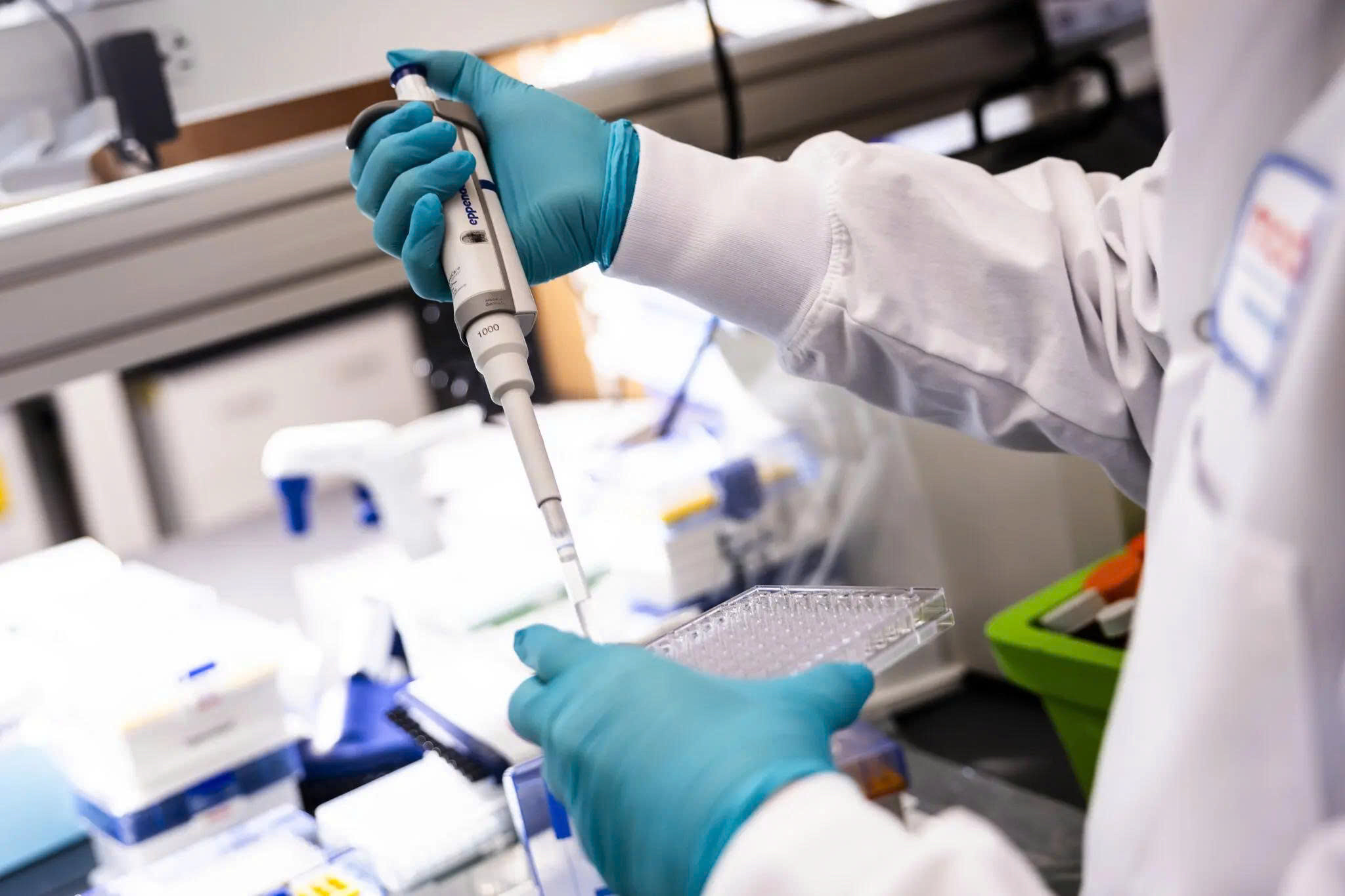 Vaccine mRNA cá nhân hóa Intismeran: Bước ngoặt trong phòng ngừa tái phát ung thư hắc tố