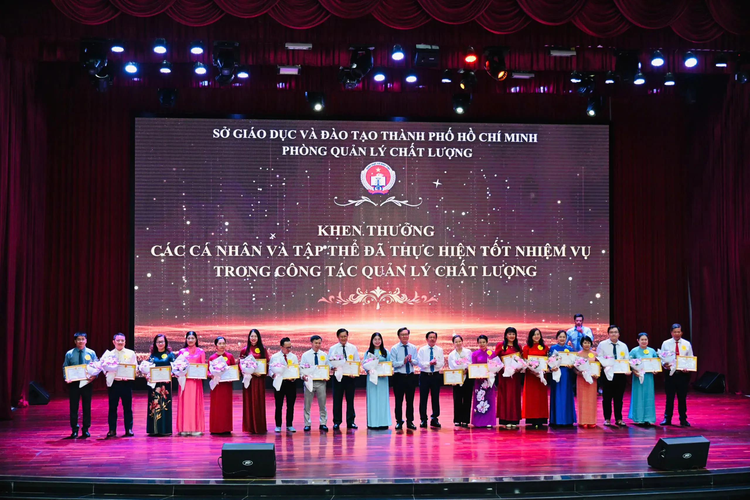 Thi tốt nghiệp THPT trên máy tính: thách thức và cơ hội