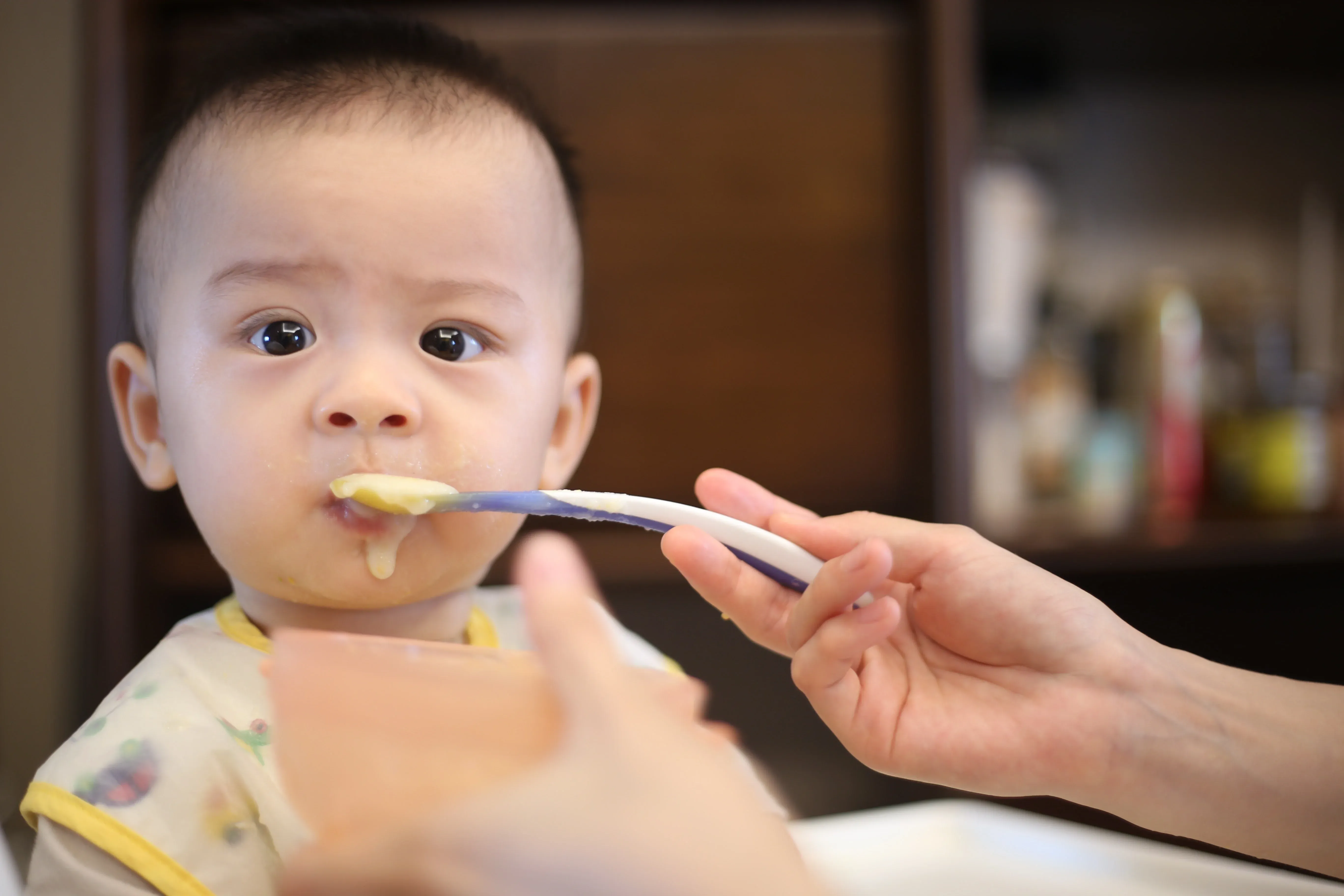 Tại sao trẻ bỏ ăn và cha mẹ phải xử lý khác đi