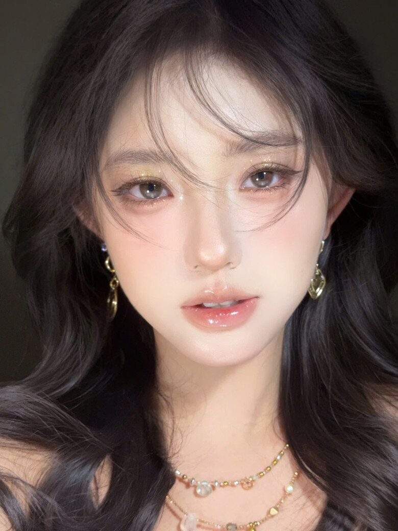 Từ tối giản đến cá tính: cuộc “đổi vai” của makeup