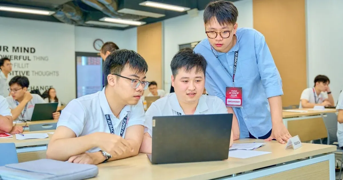 Từ sân chơi hackathon đến giải pháp AI doanh nghiệp