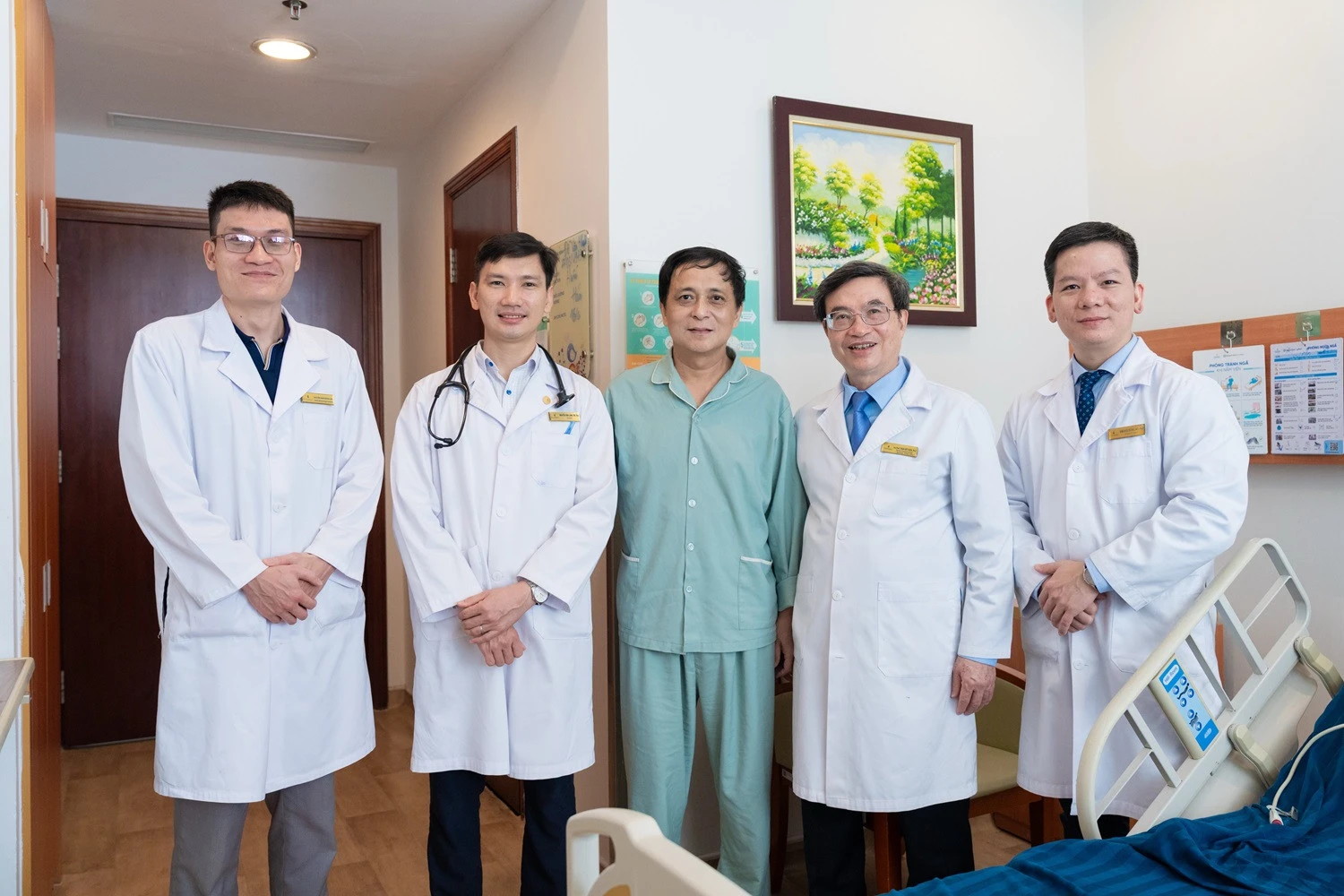 Phẫu thuật 8 giờ cứu sống bệnh nhân ung thư kép