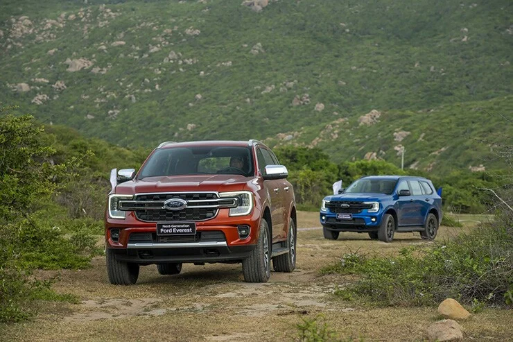 Ford Everest giá từ 1,129 tỷ: nên mua bản nào?