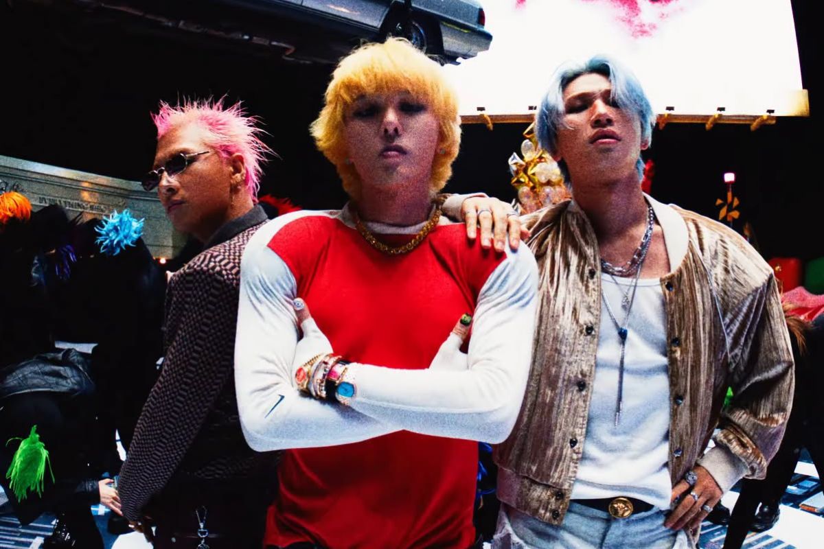 G-Dragon được khen ngợi vì cứu nhân viên quay phim trên sân khấu