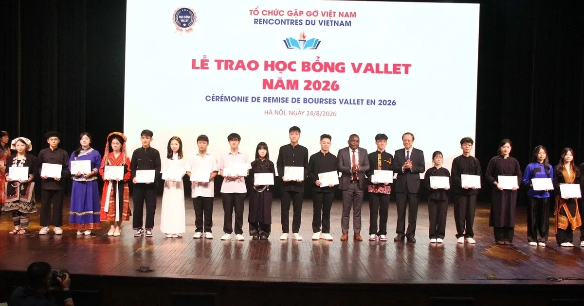 Học bổng Vallet: Cú hích cho học sinh xuất sắc miền Bắc