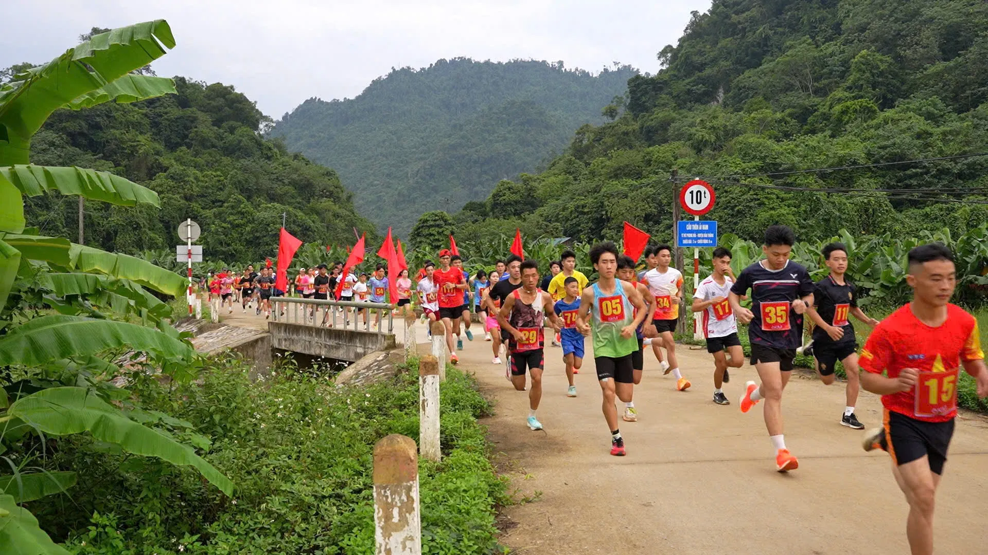 Giải chạy bán marathon Phong Hải Xanh: thể thao nối liền du lịch và văn hóa vùng cao