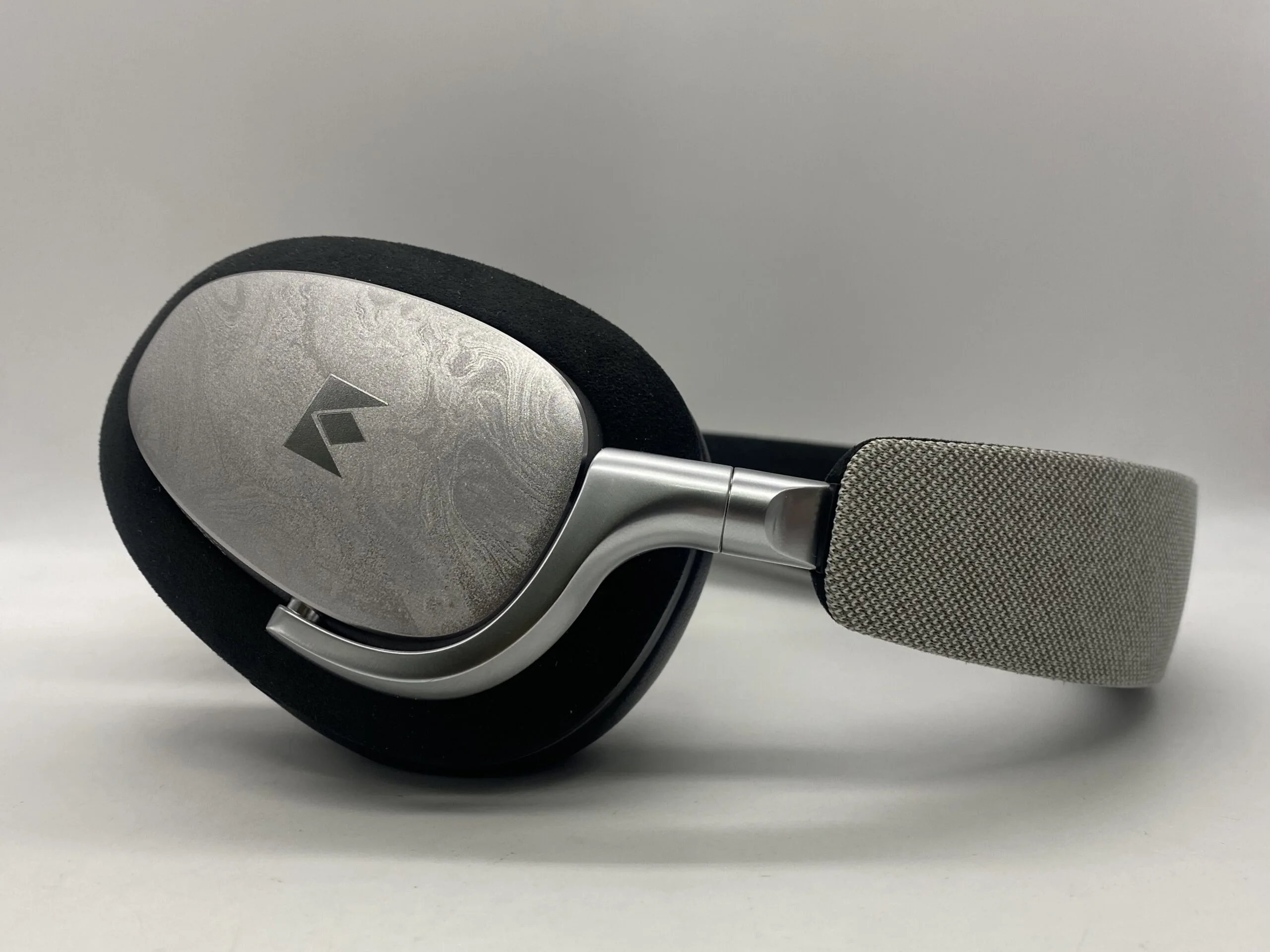 Noble Audio FoKus Artemis vs Softears Edge: tai nghe premium nào đáng chọn hơn?