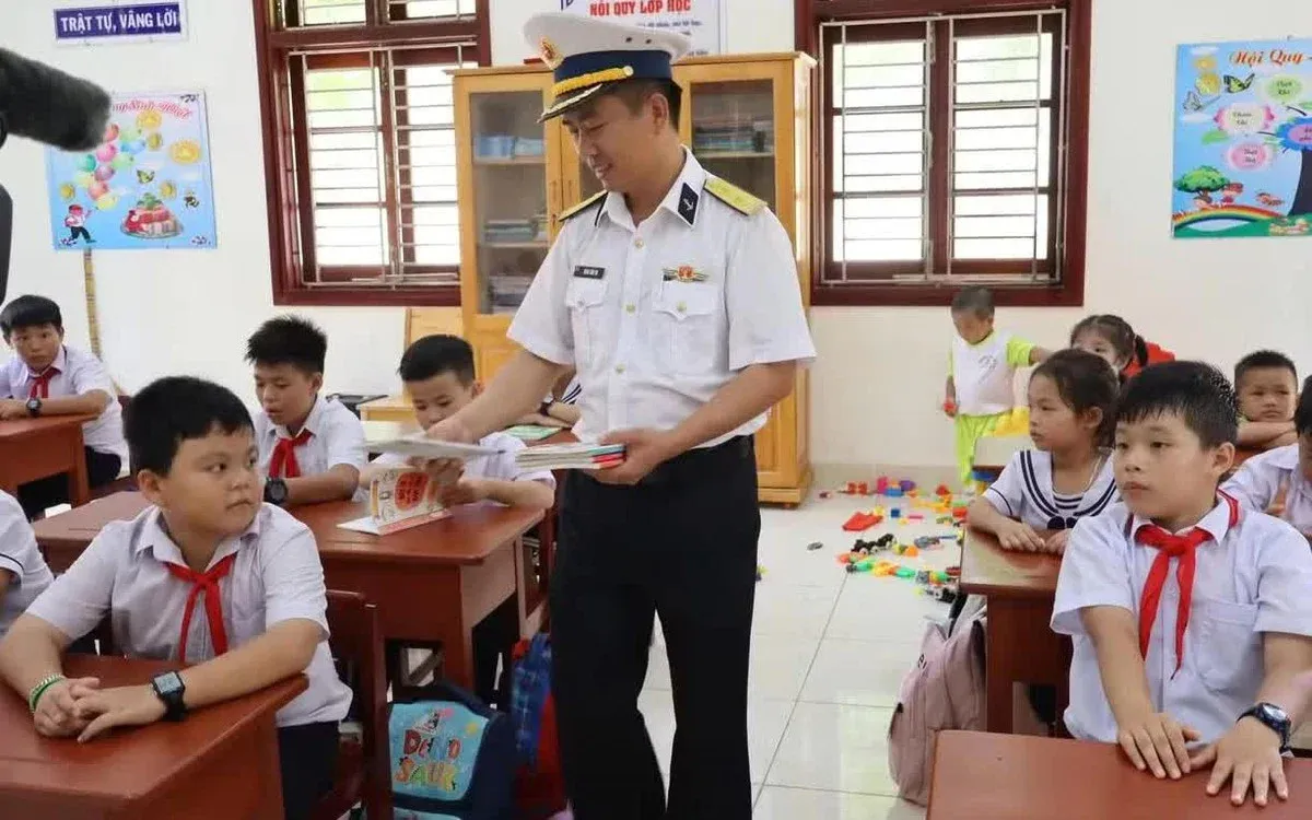 Khánh Hòa chi hơn 78 tỉ miễn phí sách giáo khoa: bước ngoặt công bằng giáo dục?