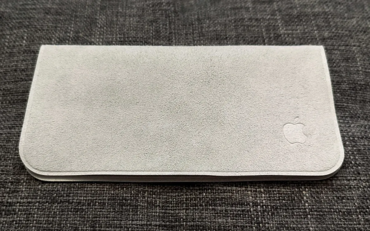 Khăn lau Apple giảm giá còn 269.000 đồng: nên mua không?
