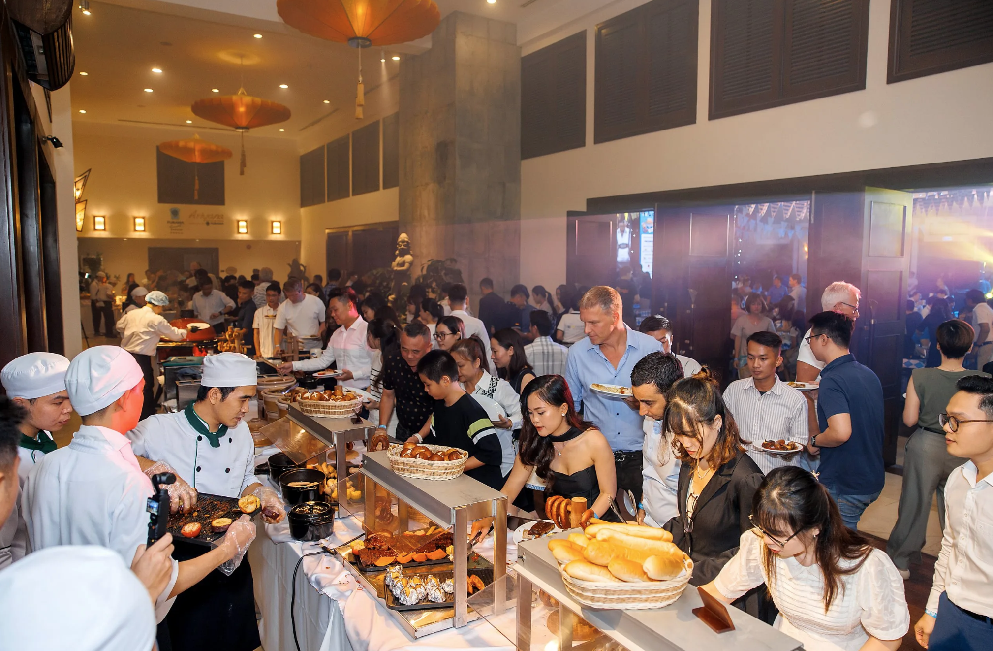 Oktoberfest Đà Nẵng: Hướng dẫn trải nghiệm lễ hội bia Đức lớn nhất Đông Nam Á