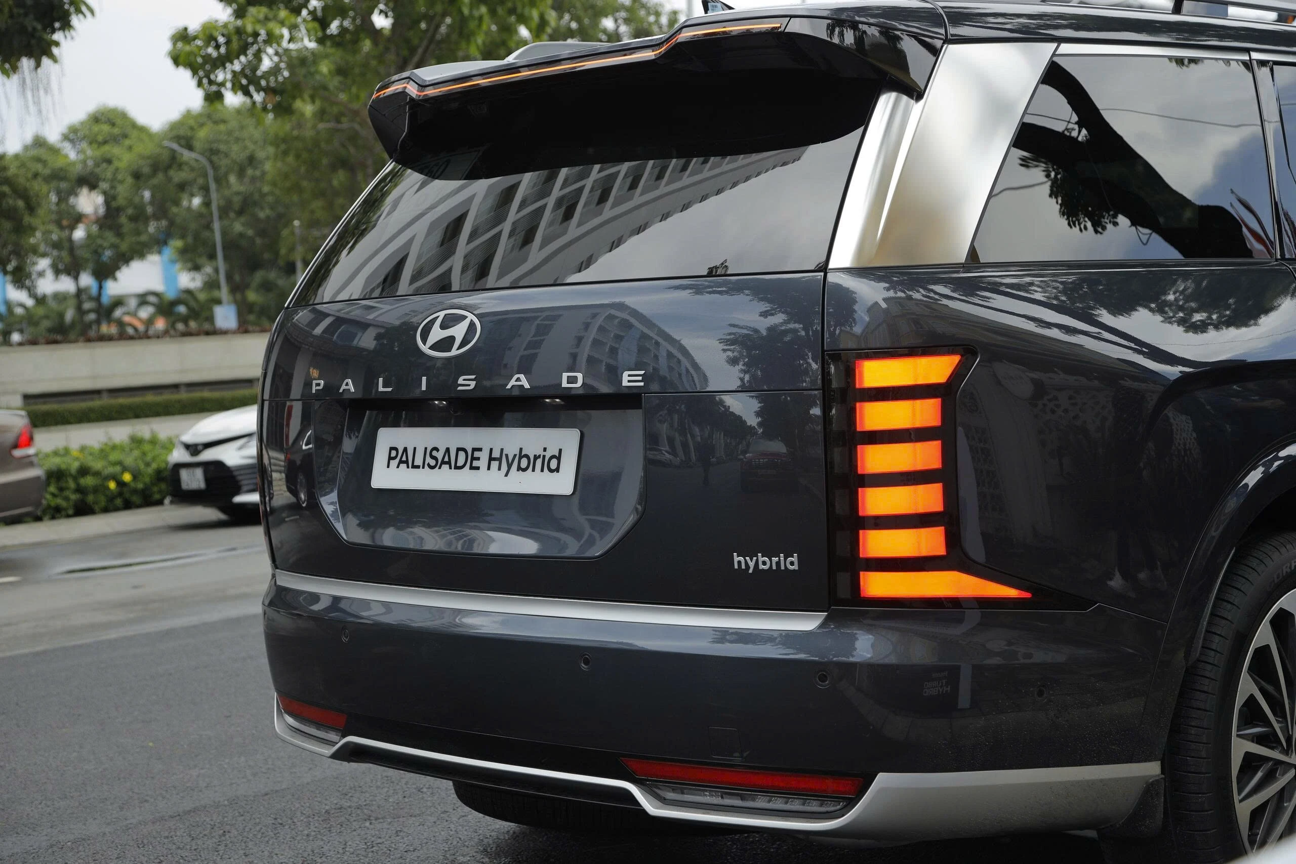 Hyundai Palisade High-Roof: SUV rộng, sang nhưng có quá đà?