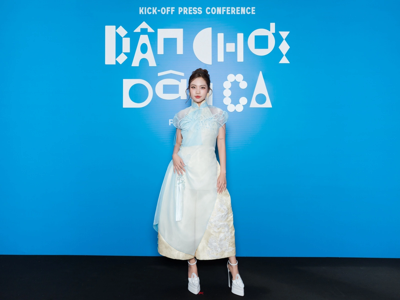 Phương Mỹ Chi tái định nghĩa âm nhạc dân ca với Dân Chơi Dân Ca