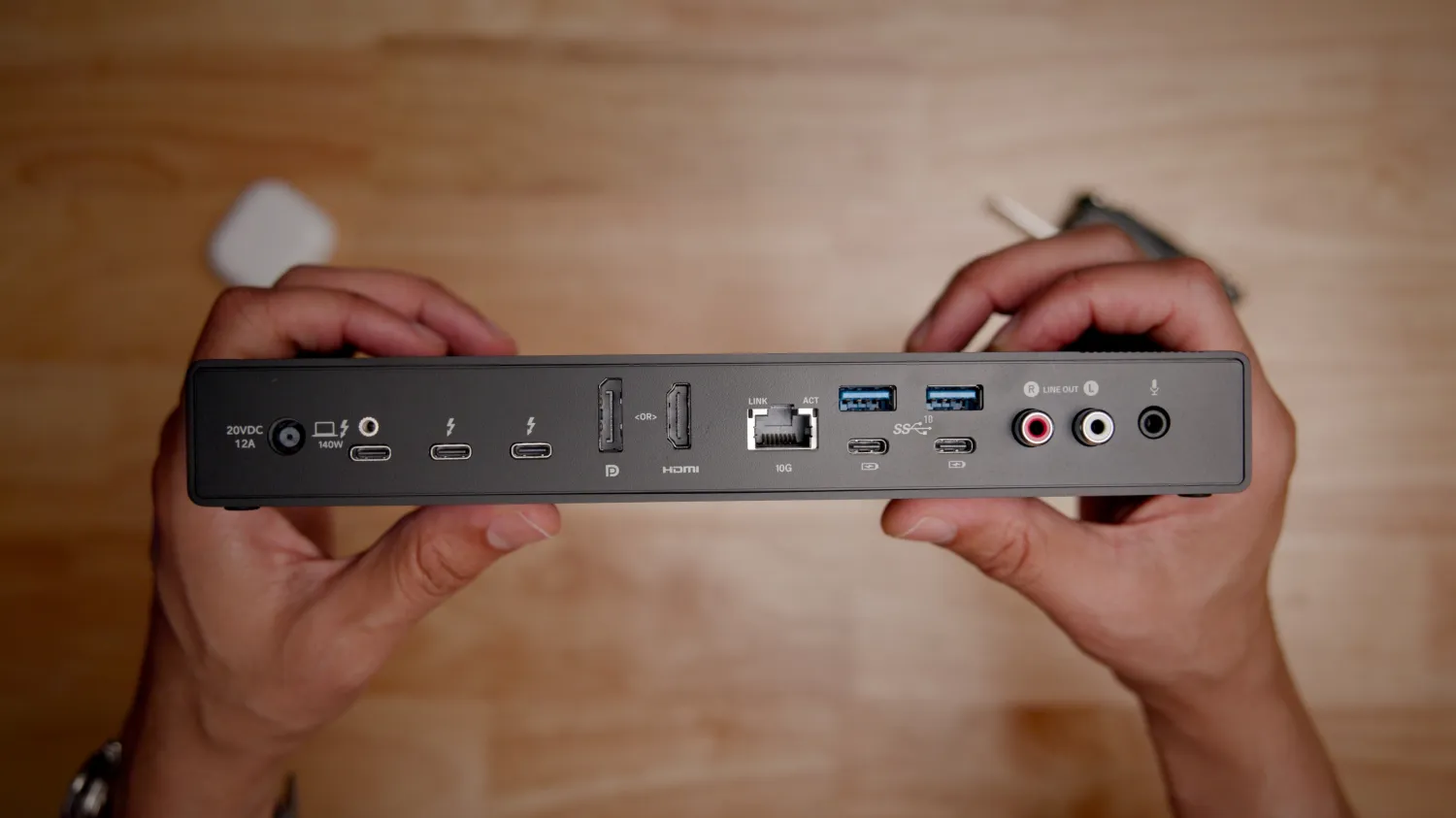 Thunderbolt 5 và USB-C hub: chọn dock mở rộng cổng tốt nhất cho laptop cao cấp
