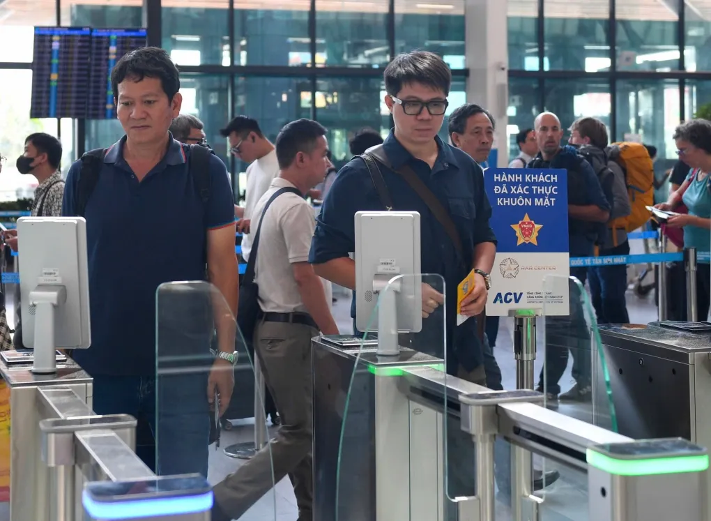 VNeID thay thế giấy tờ tại sân bay: Hướng dẫn check-in không cần giấy