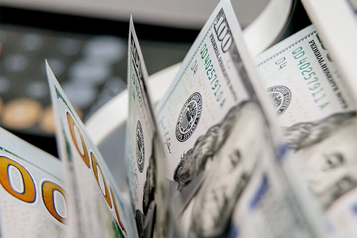 Đồng USD rơi xuống đáy 3 tháng: nợ công đẩy dòng tiền sang tài sản trú ẩn