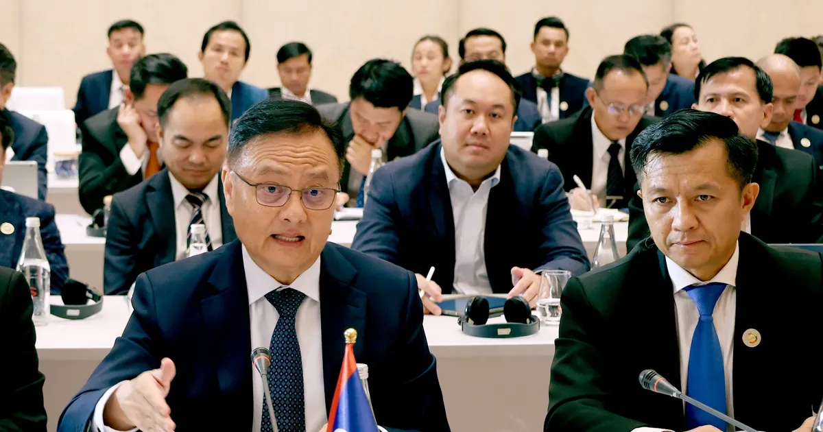 Đầu tư Việt Nam sang Lào tăng vọt: Cơ hội và phép thử mới