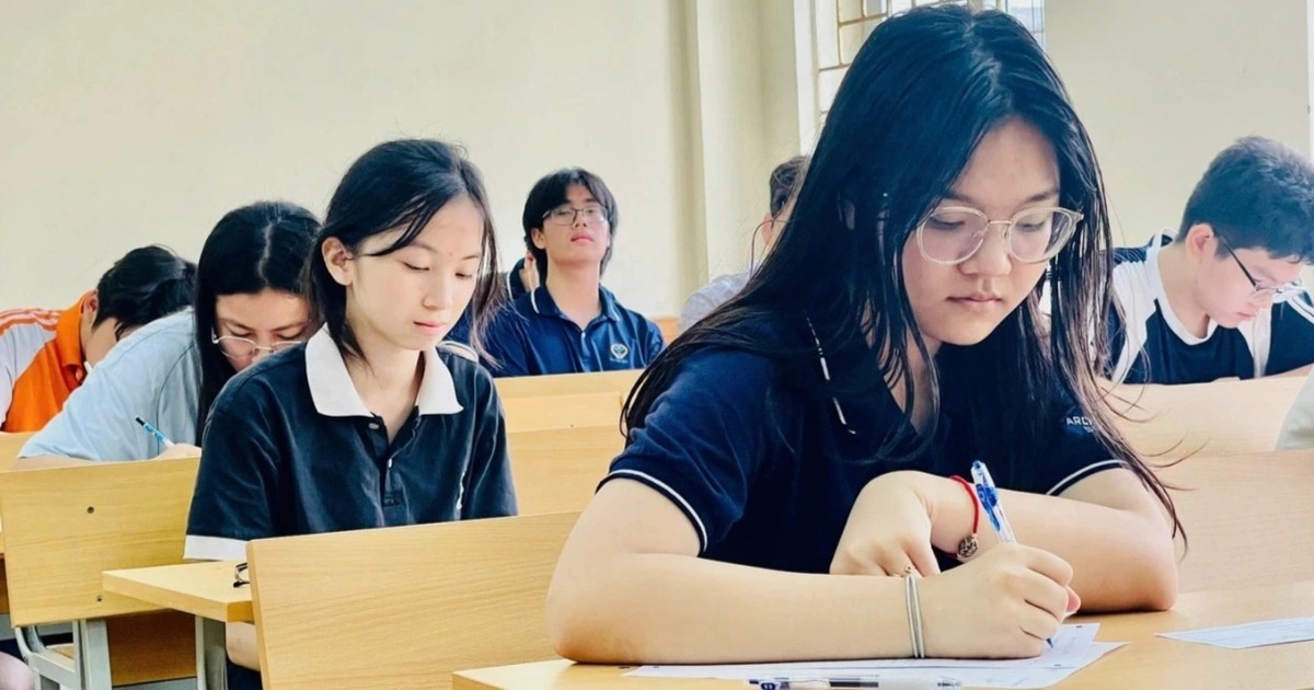 Khủng hoảng ergonomic học đường: Khi bàn ghế cũ kìm hãm thế hệ cao lớn