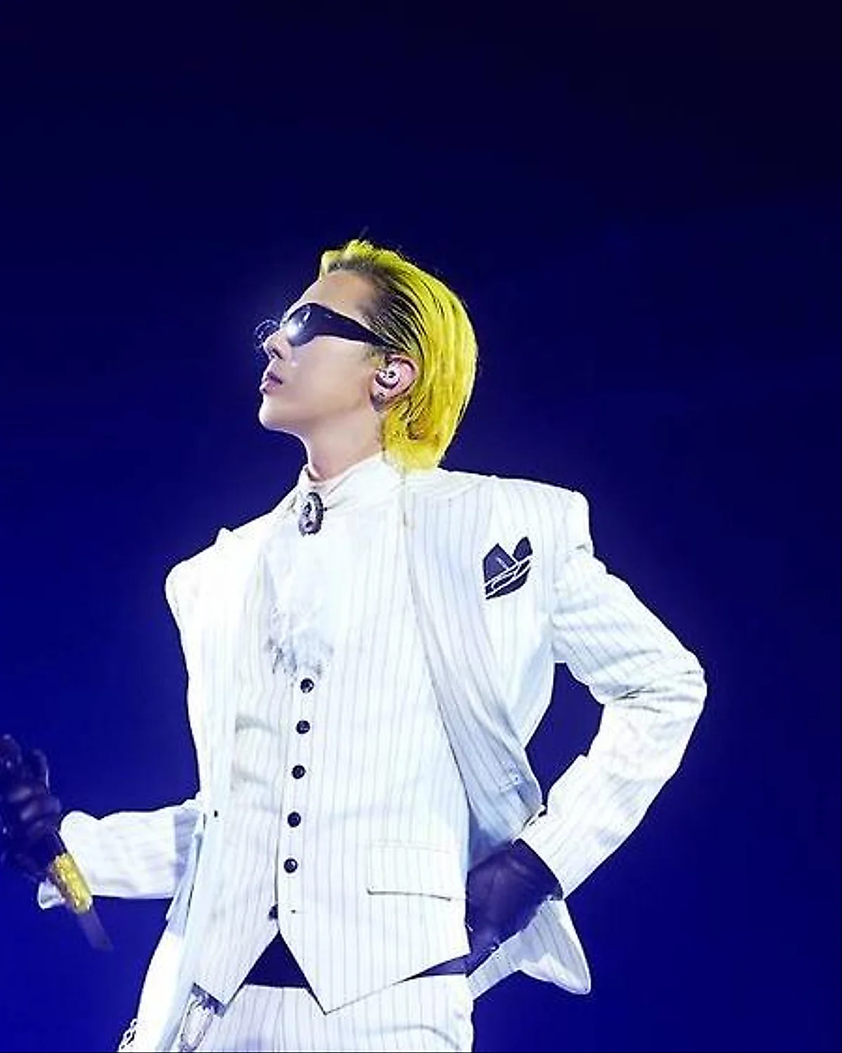G-Dragon và bản năng anh hùng phía sau ánh đèn sân khấu