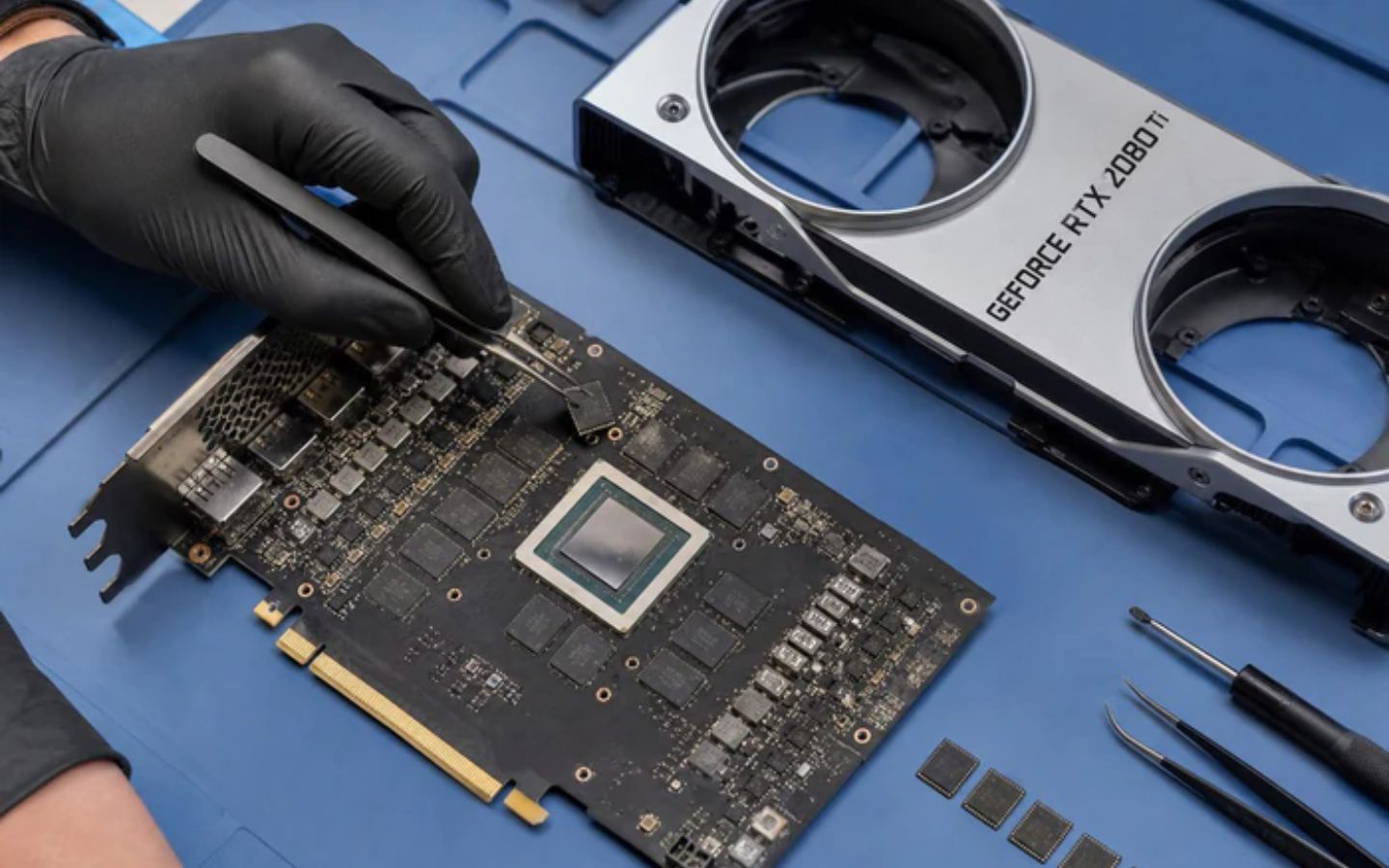 Nâng cấp VRAM GPU cũ: Lối tắt mới cho PC chạy AI giá rẻ