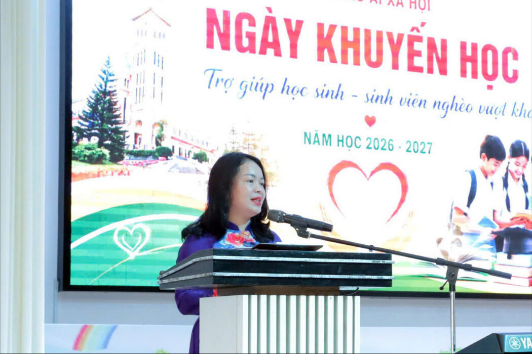 Các chương trình học bổng tiếp sức học sinh khó khăn bước vào năm học mới