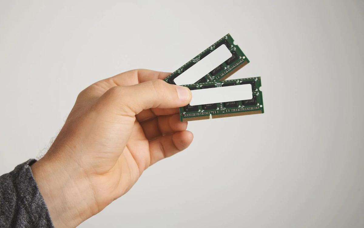 RAM DDR5 giá cao vì AI: Chiến lược mua linh kiện thông minh cho PC builder