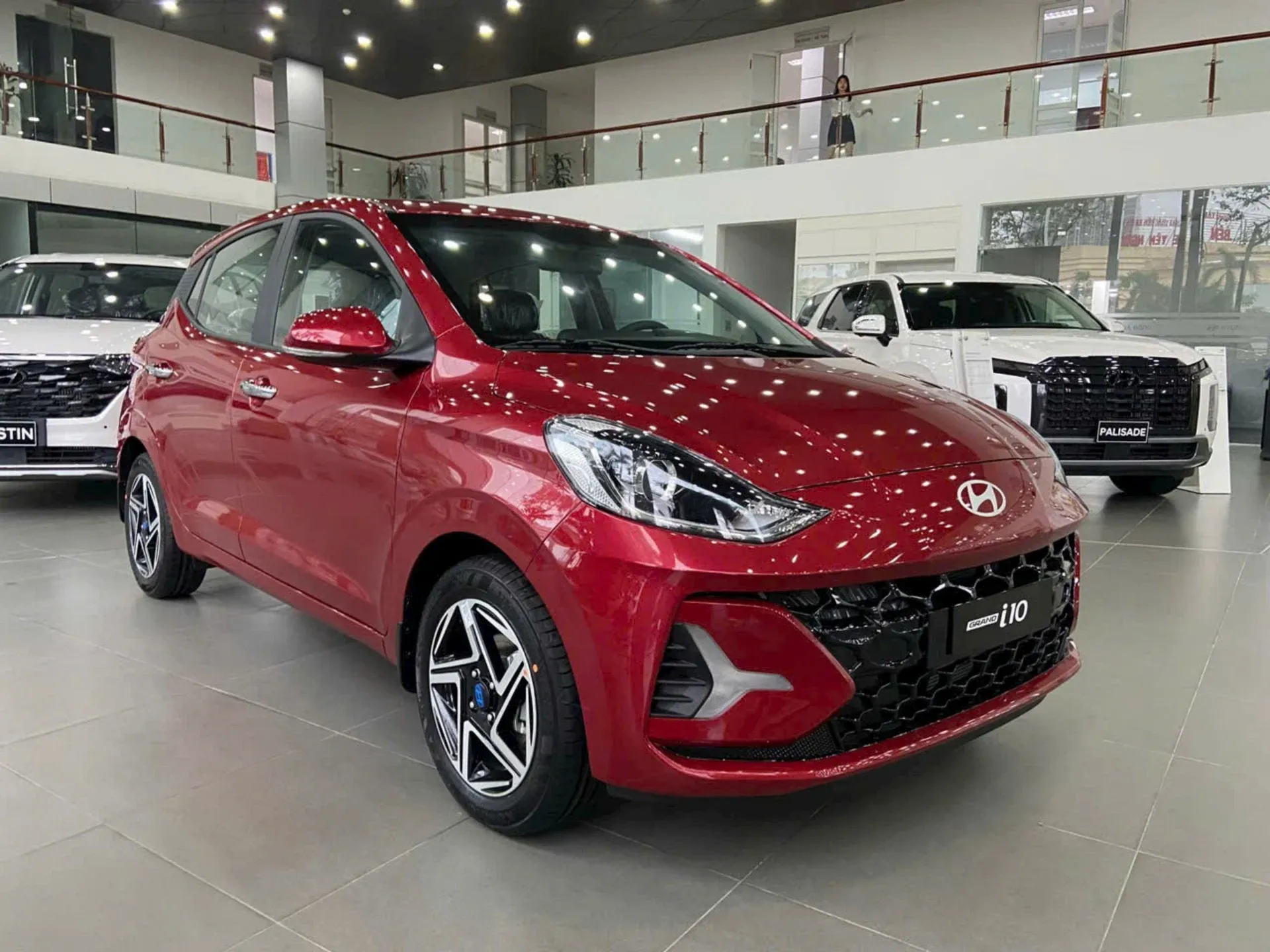 Suzuki Fronx và Hyundai Grand i10 đồng loạt hạ giá: Có đáng xuống tiền?