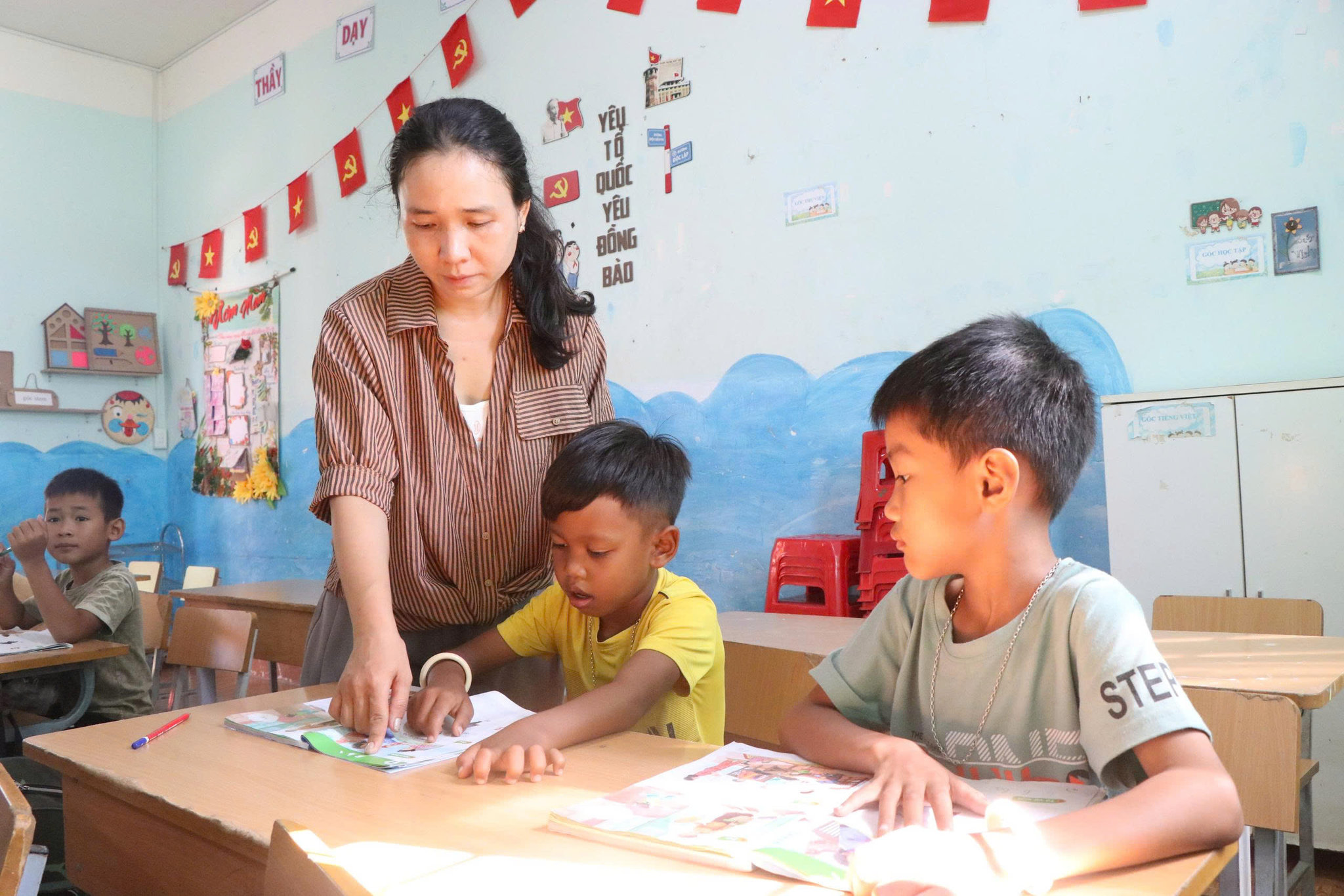 Các lớp tiếng Việt chuẩn bị lớp 1 cho học sinh vùng biên giới