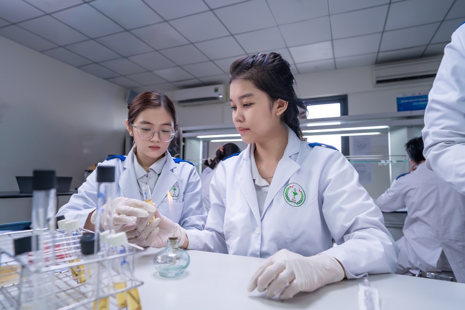 Từ đam mê trang điểm đến khởi nghiệp trong ngành làm đẹp