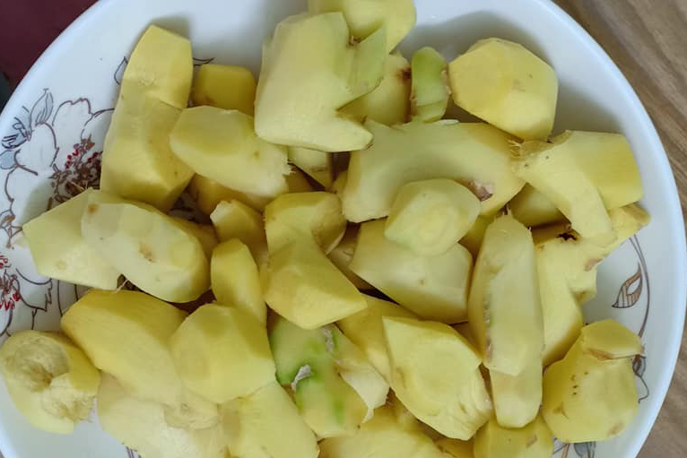 Tía tô mùa mưa: Chọn và dùng đúng để nhẹ bụng, dễ thở