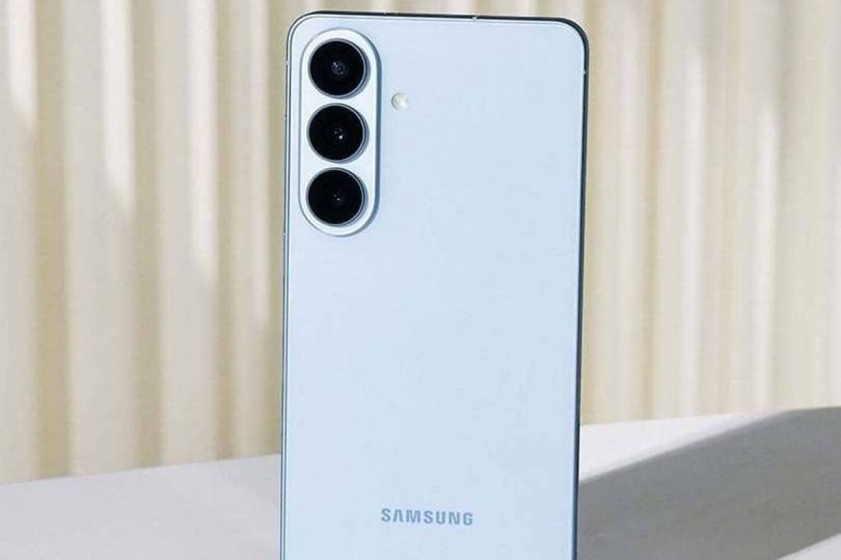 Samsung Galaxy S27: nâng cấp pin, camera và chip Exynos 2700 có đáng chờ?