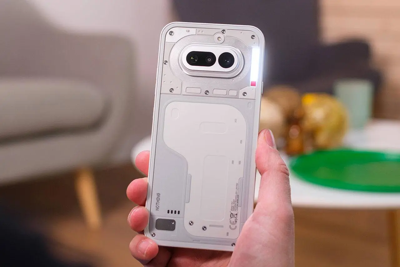 Nothing Phone (4a): Thiết kế độc lạ có đáng để nâng cấp?
