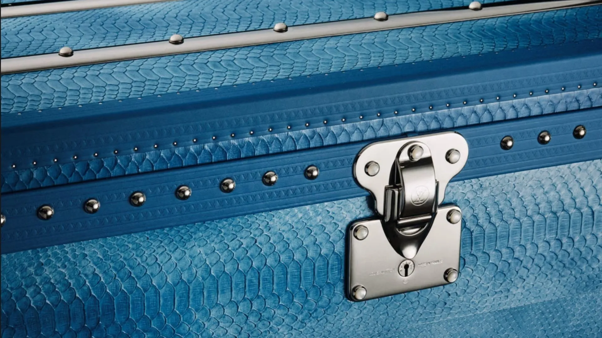 Từ túi xách nam đến hành lý biển: Louis Vuitton dưới thời Pharrell