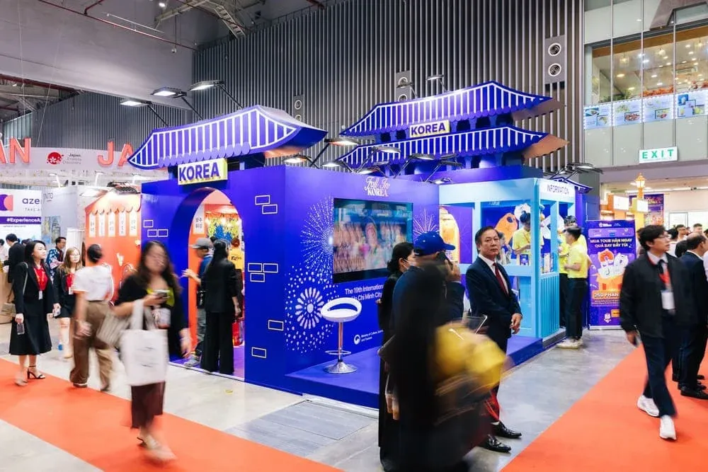 Visa nhiều lần và đường bay mới: cú hích cho khách Việt