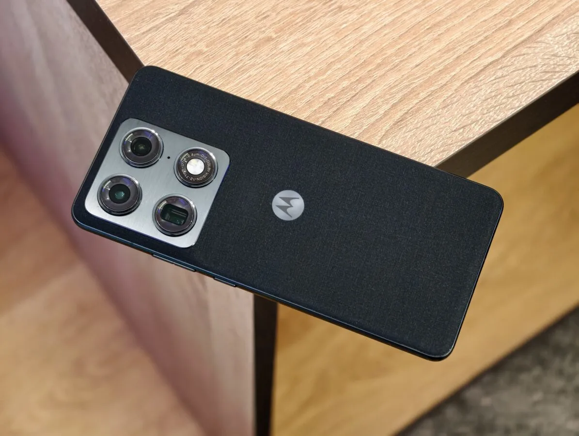 Android 17 trên Motorola: stackable widgets và trải nghiệm thông báo mới