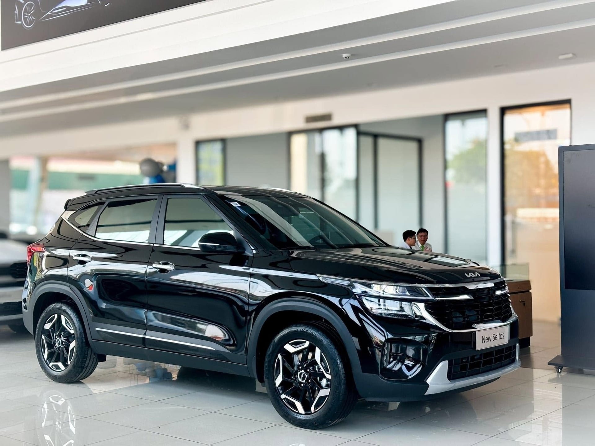 Kia Seltos giảm giá xuống dưới 530 triệu: Nghịch lý SUV rẻ hơn sedan