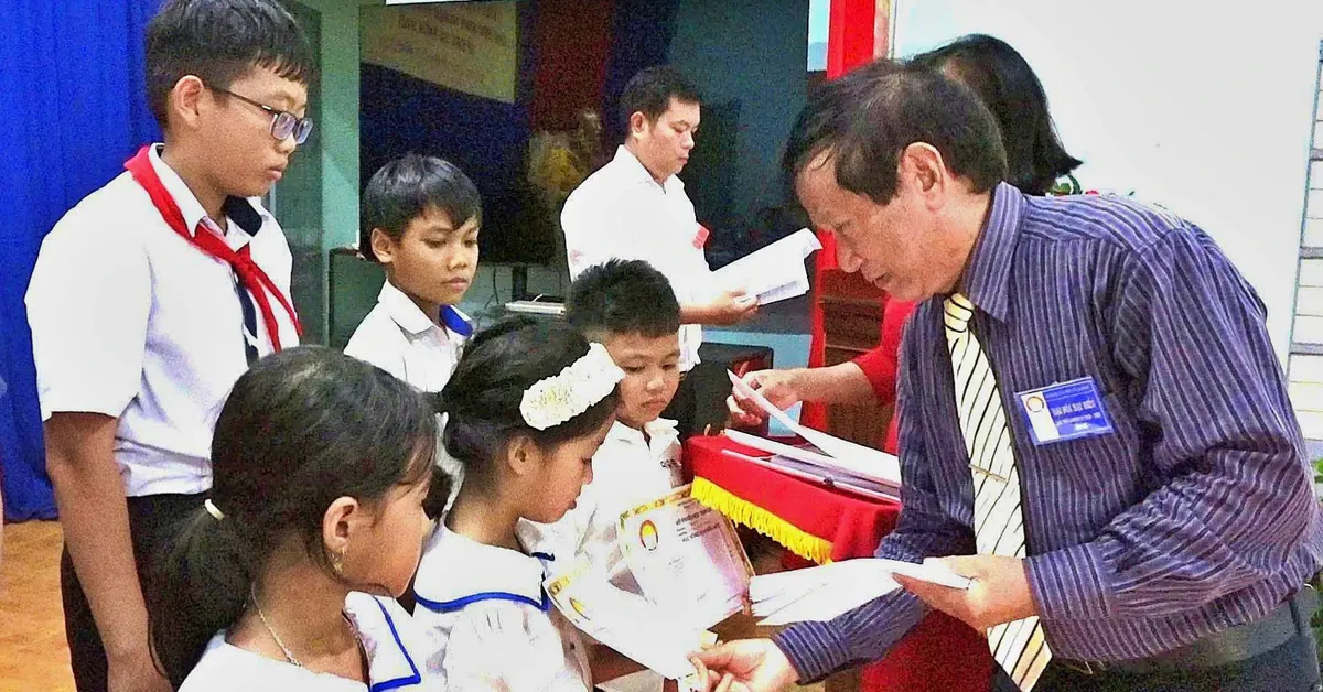 Hơn 620 triệu đồng học bổng cho học sinh vùng biên giới: cơ hội và khoảng trống