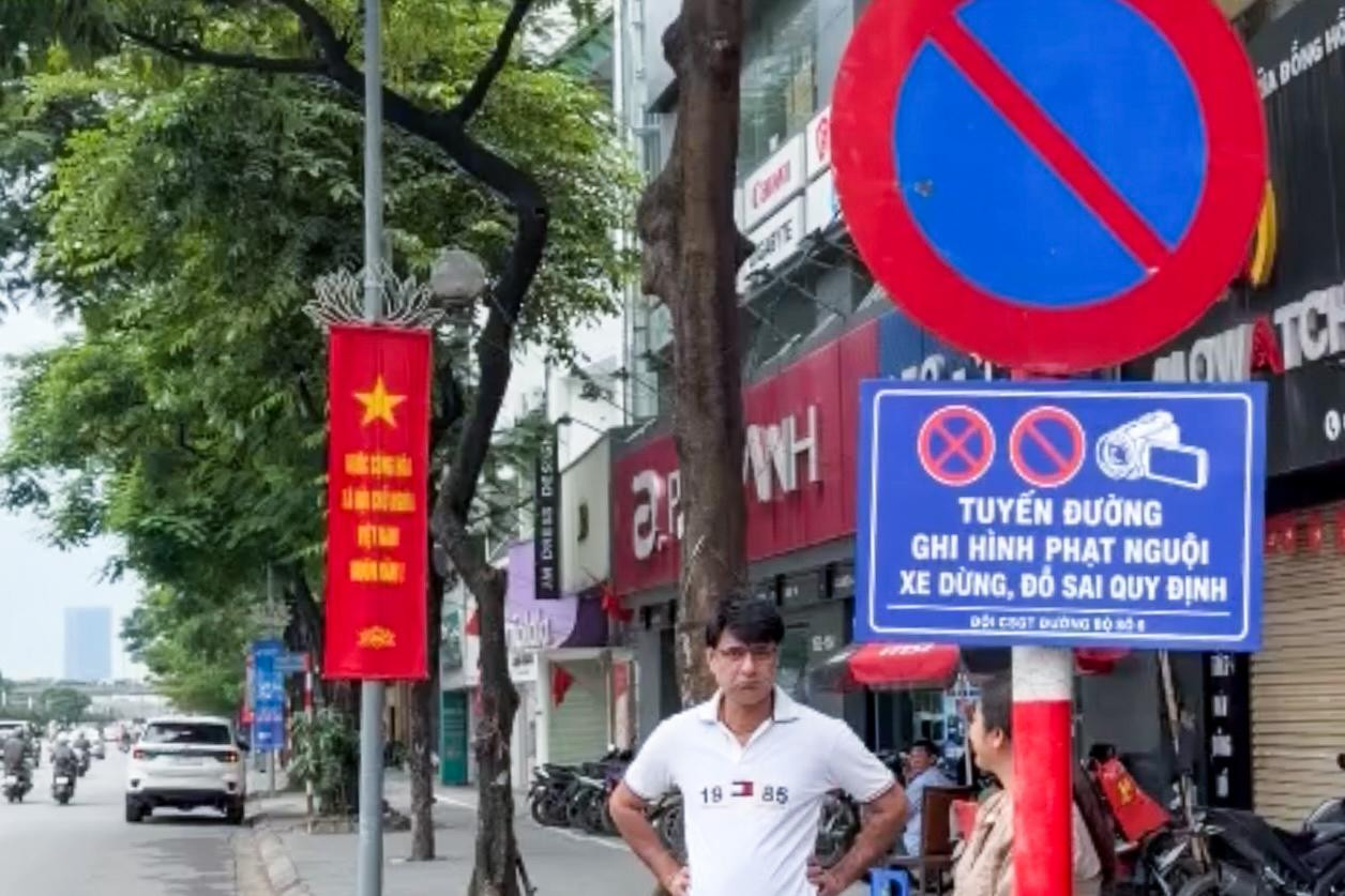 Hà Nội kết hợp tuần tra và camera AI để giảm ùn tắc giao thông