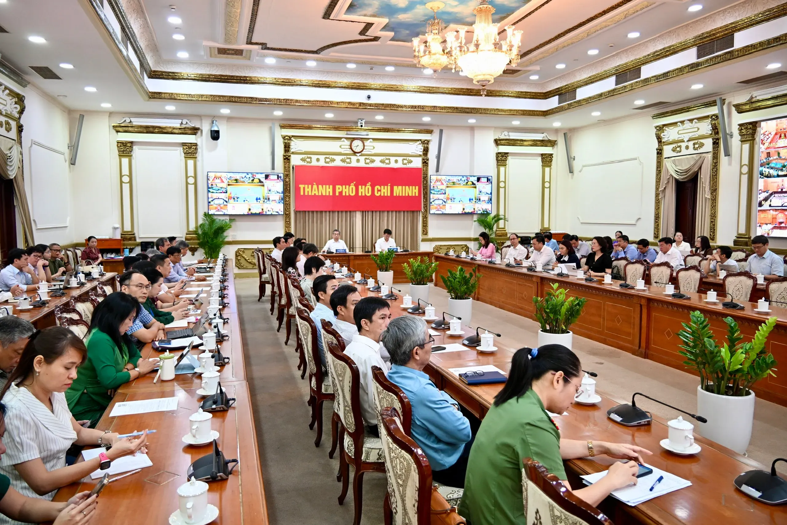 Giảm 50% cơ sở giáo dục: cú xoay trục sẽ tác động thế nào?
