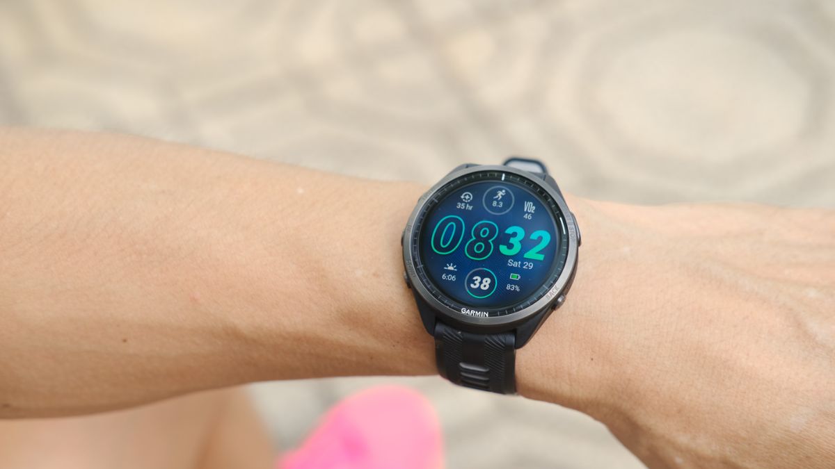 Chọn smartwatch phù hợp theo độ tuổi và nhu cầu