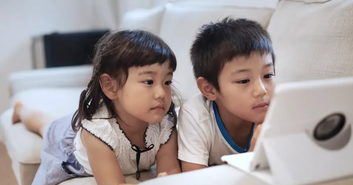 Skrin dan Otak Anak: Di Mana Garis Sihat dan Bahaya?
