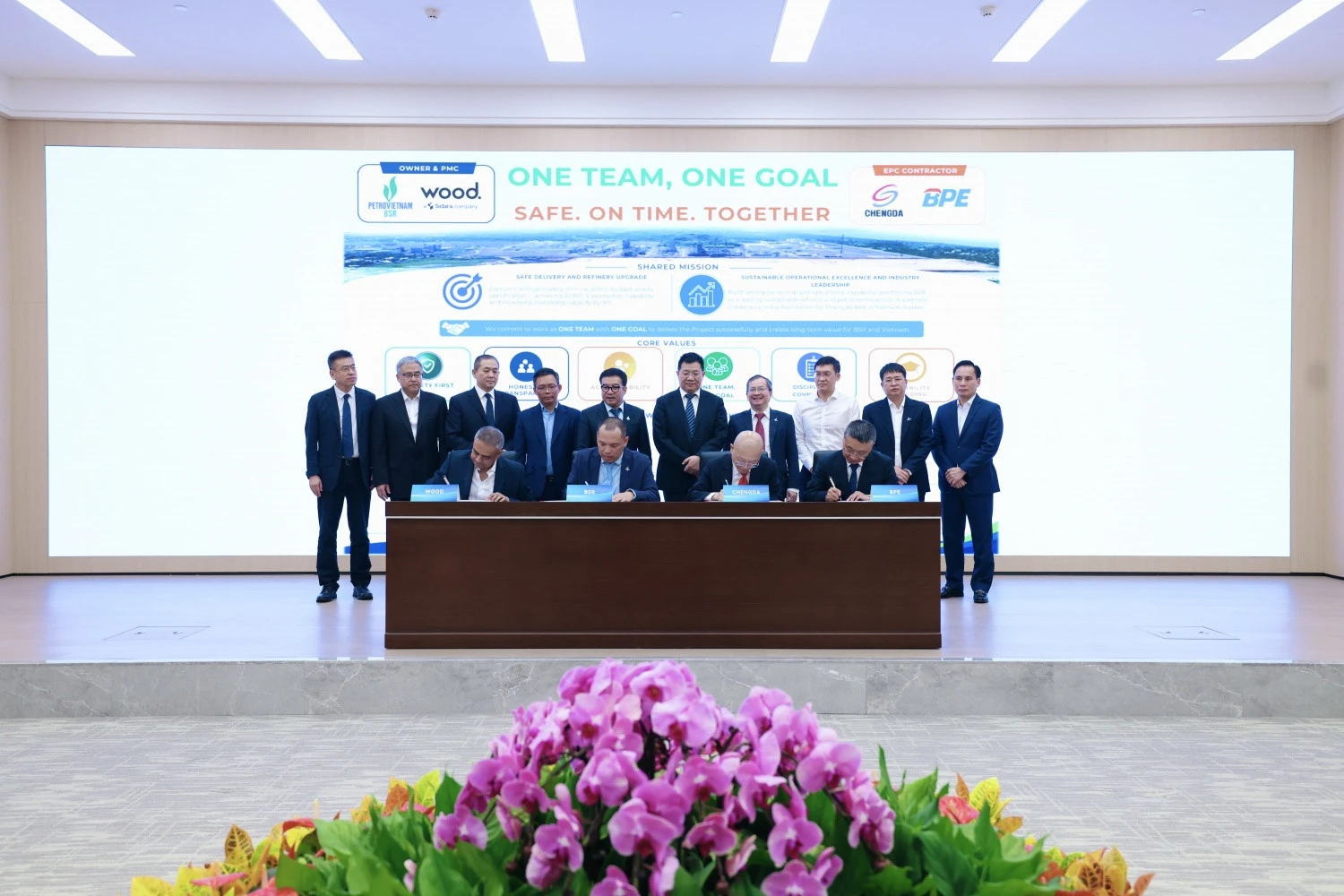 Nhà máy lọc dầu Dung Quất nâng cấp: bước nhảy cạnh tranh năng lượng khu vực