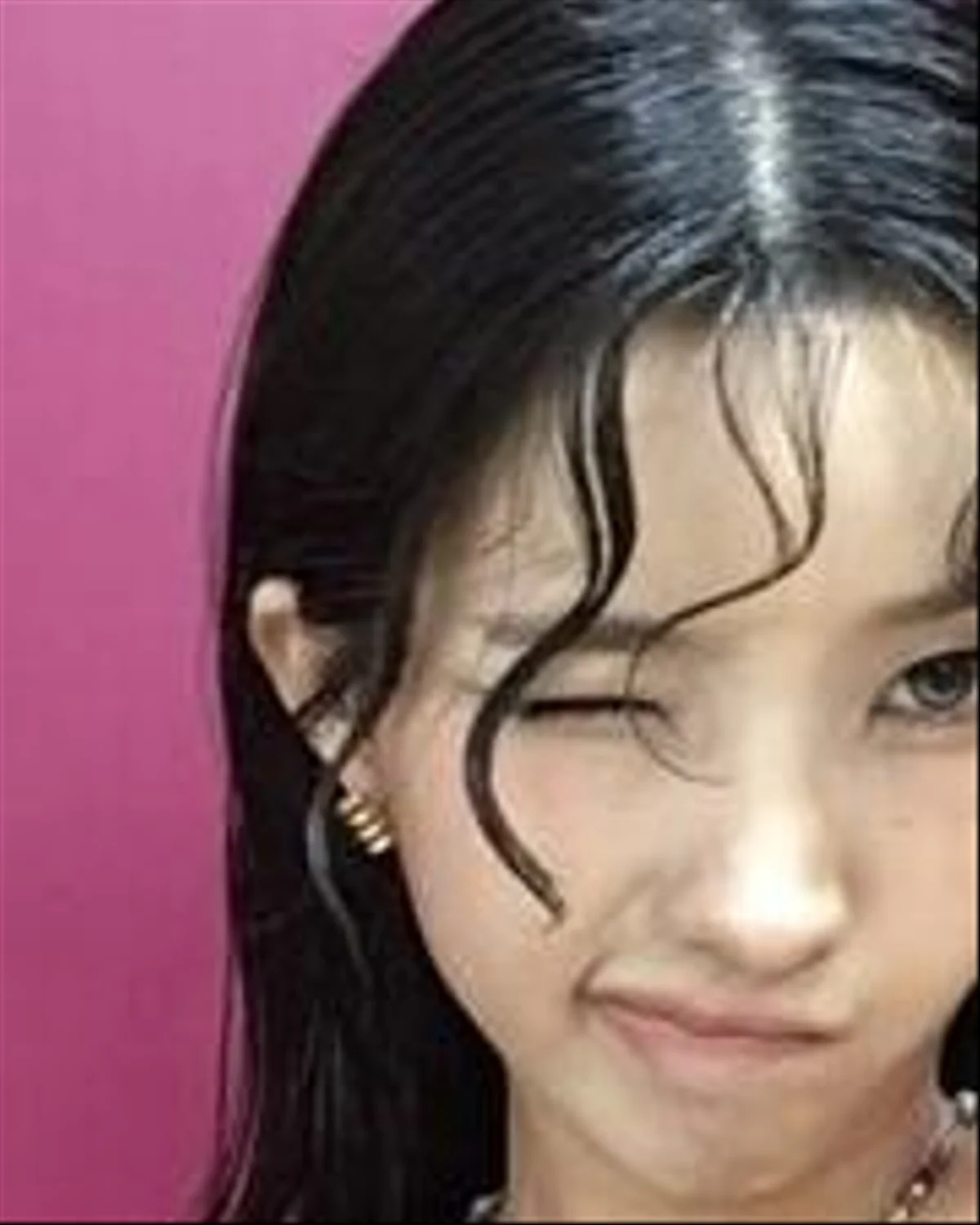 Sân khấu Waterbomb và cuộc nổi loạn của những màn solo debut K-pop