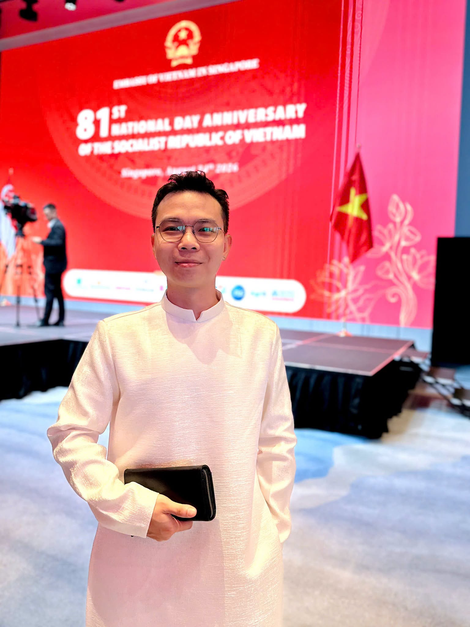 Áo dài Việt Nam tỏa sáng tại Singapore