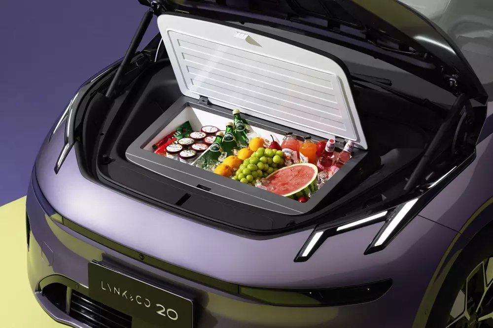 Lynk & Co 02 với sạc 12 phút: cú hích mới cho xe điện tầm xa
