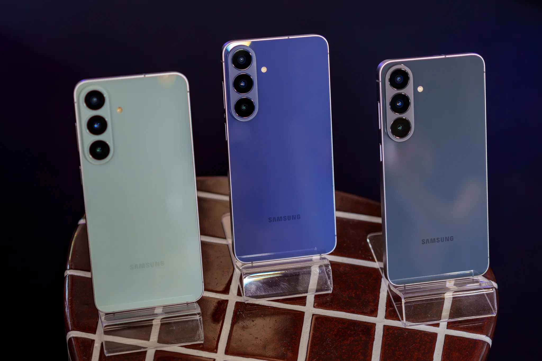 Galaxy S26 FE: Có đáng nâng cấp từ S24 vì camera AI và One UI 9?